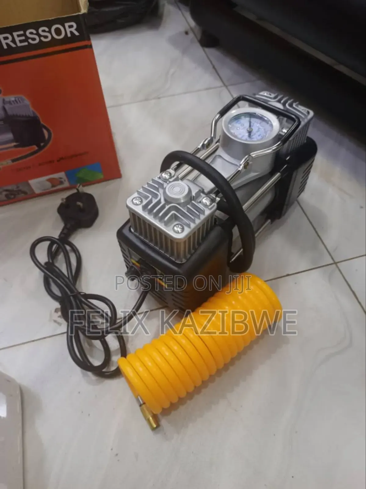 12v 2-cylinder Portable Air Compressor.