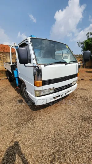Isuzu Elf Truck 1990 White