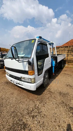 Isuzu Elf Truck 1990 White