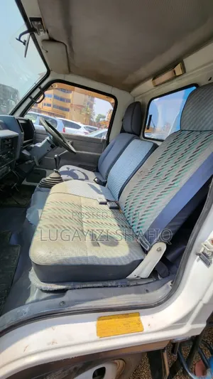 Isuzu Elf Truck 1990 White