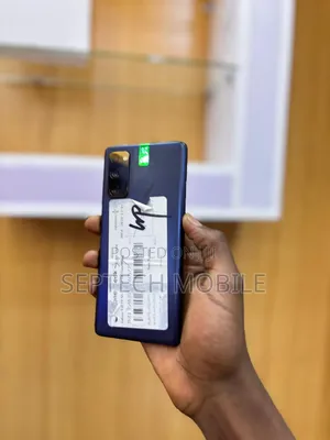 New Samsung Galaxy S20 FE 128 GB Blue