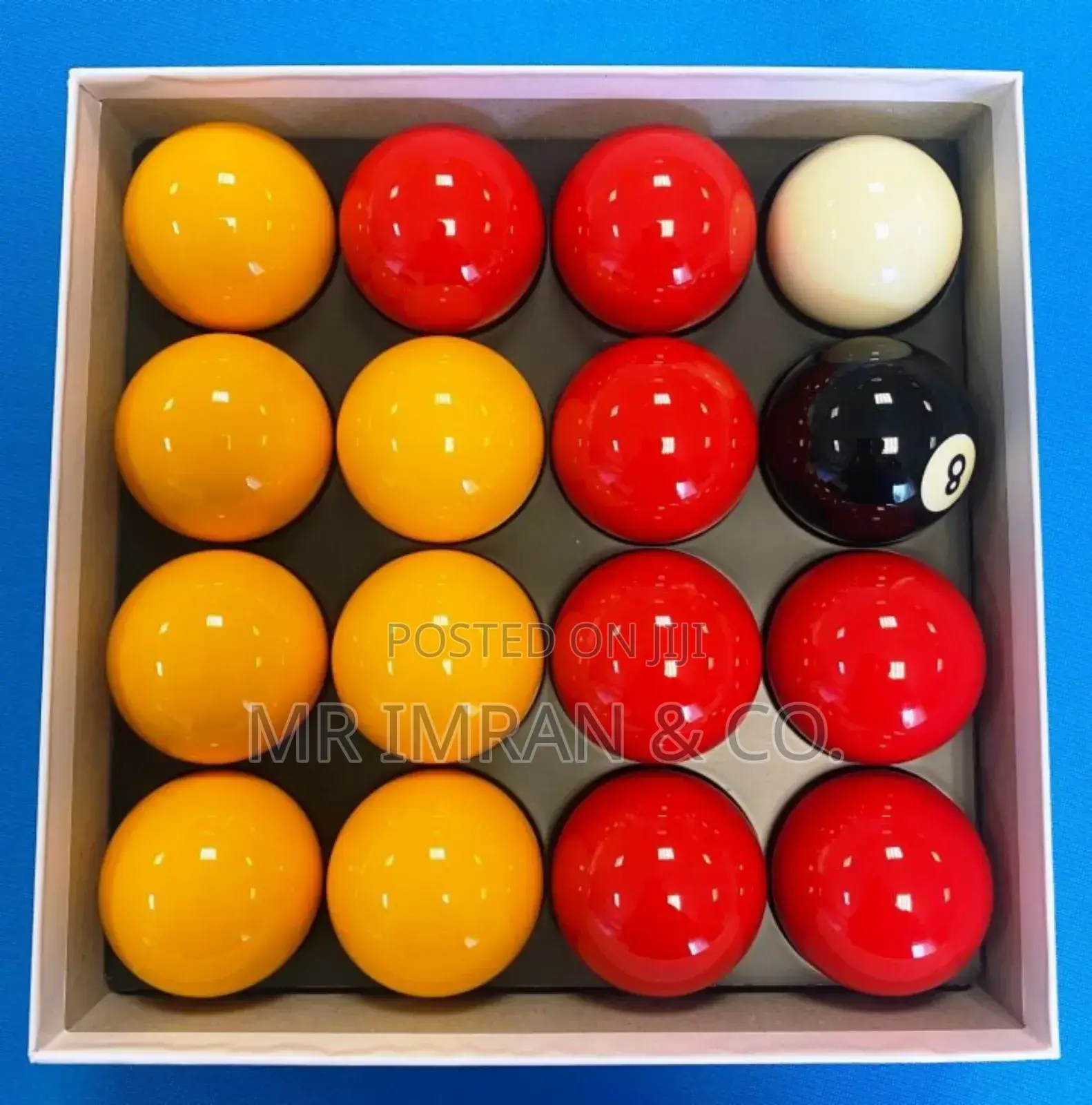 Snooker/Pool Ball Set With Red And Yellow Balls.