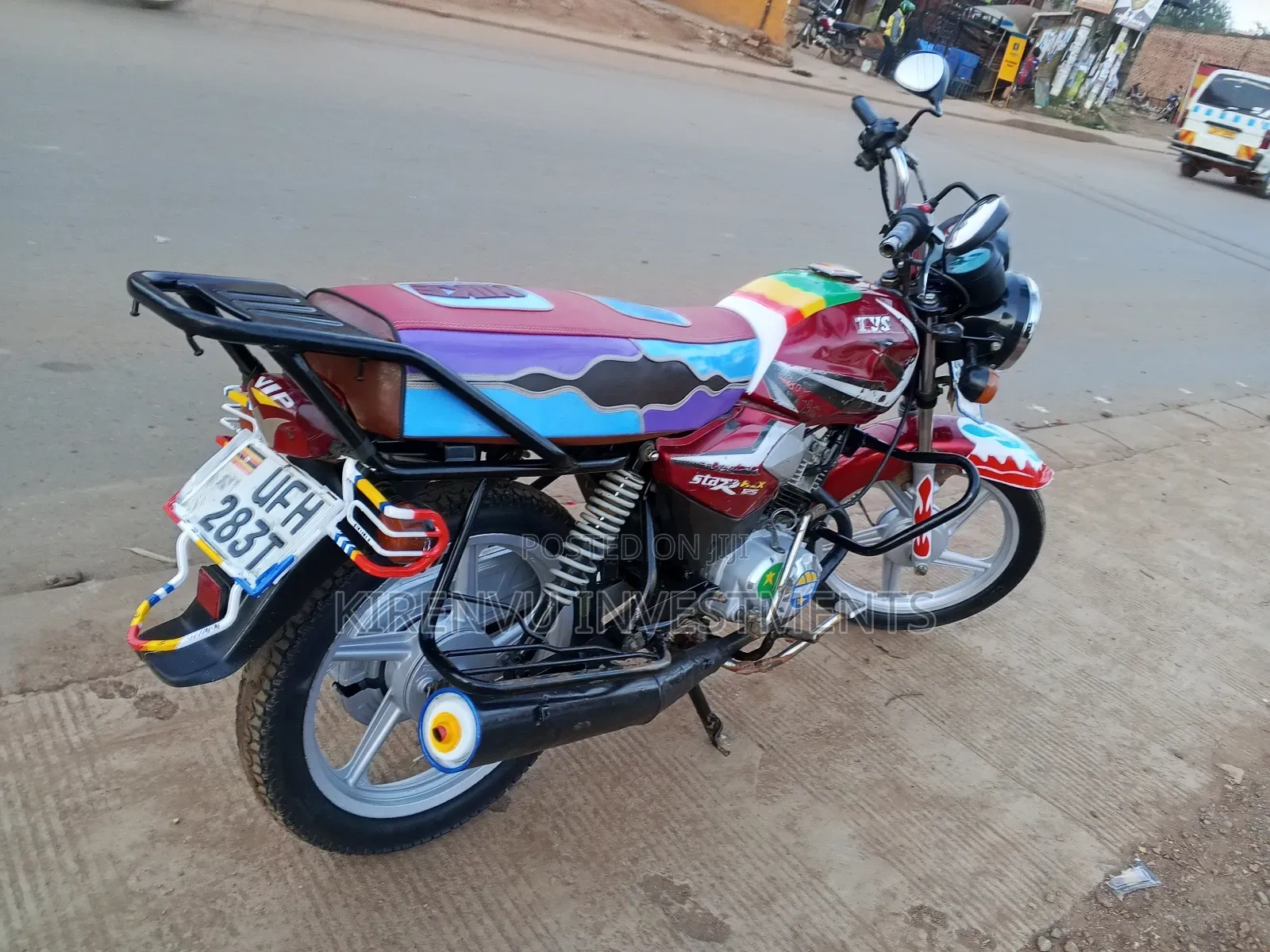 TVS HLX 125 2022 Red