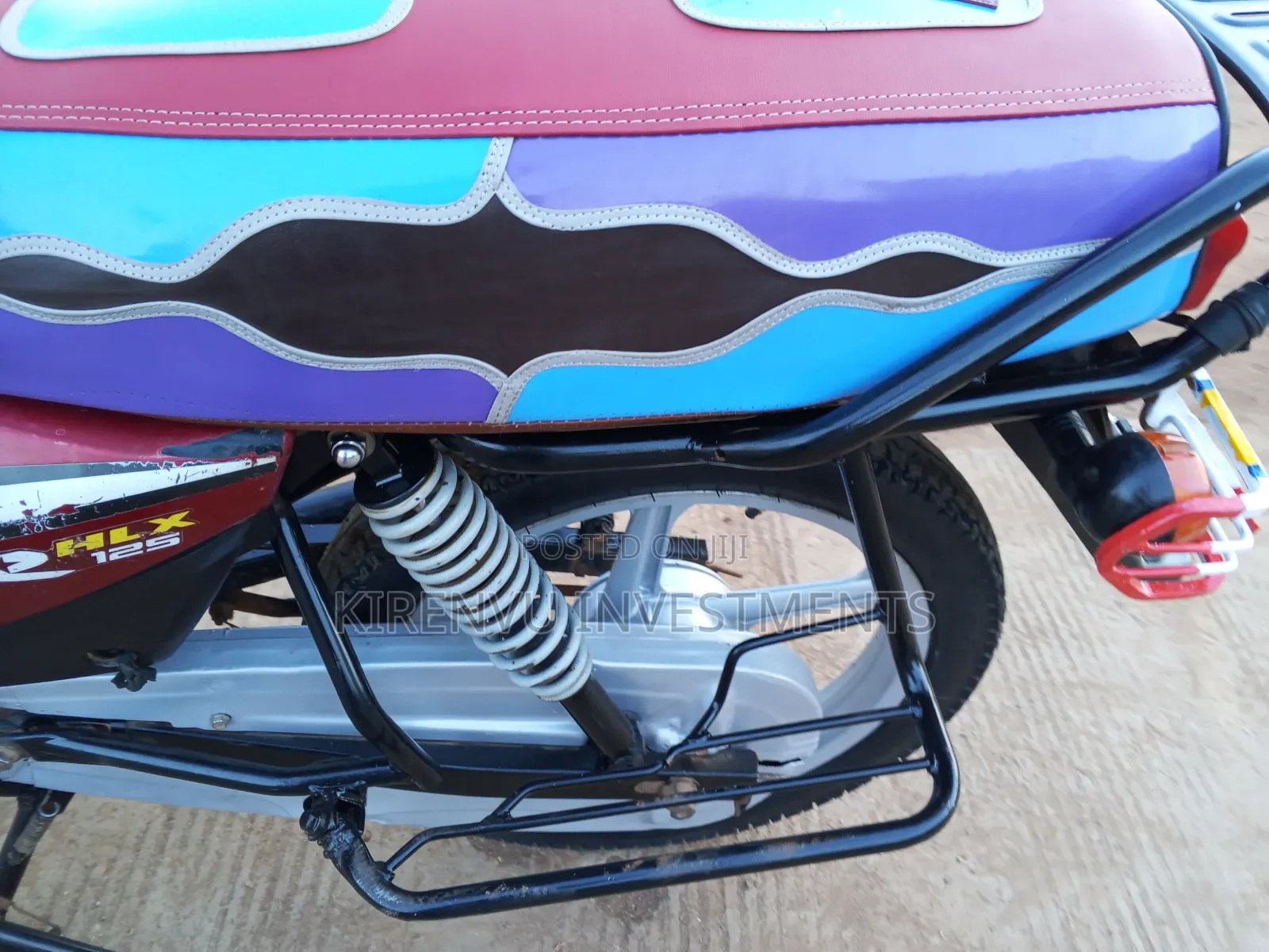TVS HLX 125 2022 Red