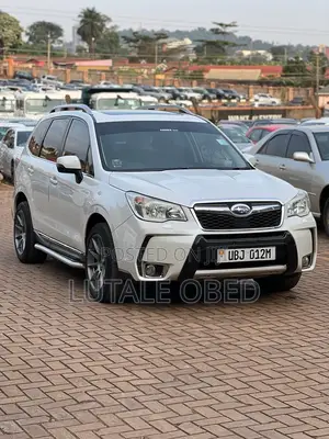 Subaru Forester 2.0XT Premium 4dr SUV AWD (2.0L 4cyl Turbo CVT) 2014 White
