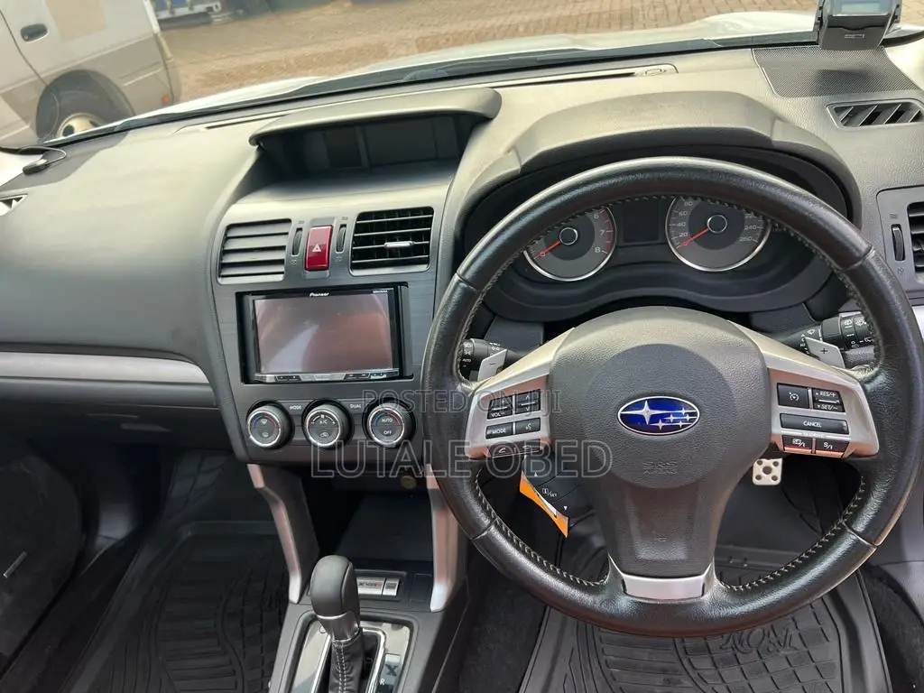 Subaru Forester 2.0XT Premium 4dr SUV AWD (2.0L 4cyl Turbo CVT) 2014 White
