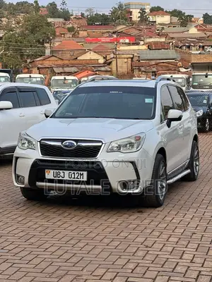 Subaru Forester 2.0XT Premium 4dr SUV AWD (2.0L 4cyl Turbo CVT) 2014 White