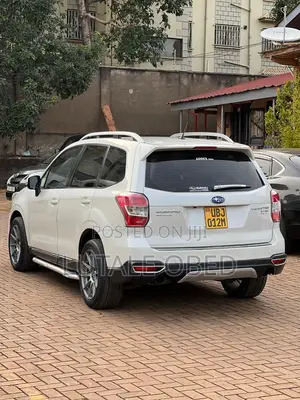 Subaru Forester 2.0XT Premium 4dr SUV AWD (2.0L 4cyl Turbo CVT) 2014 White