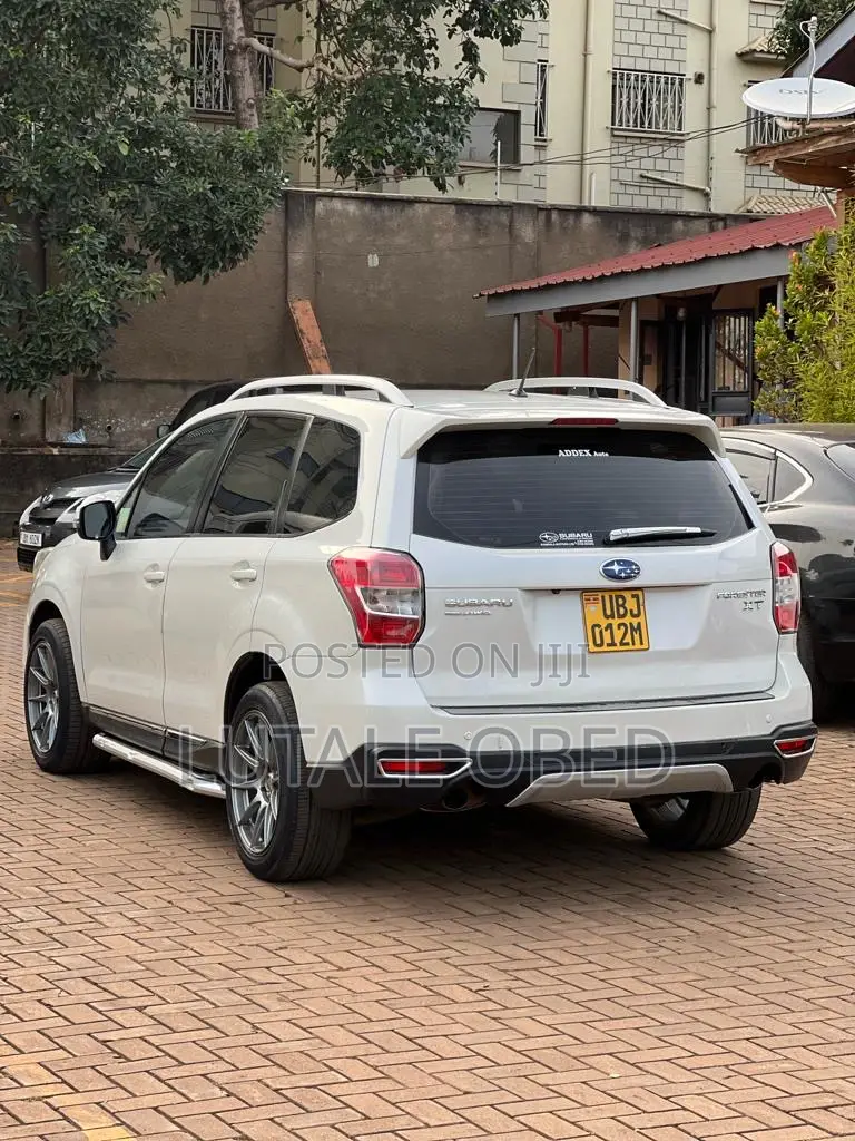Subaru Forester 2.0XT Premium 4dr SUV AWD (2.0L 4cyl Turbo CVT) 2014 White