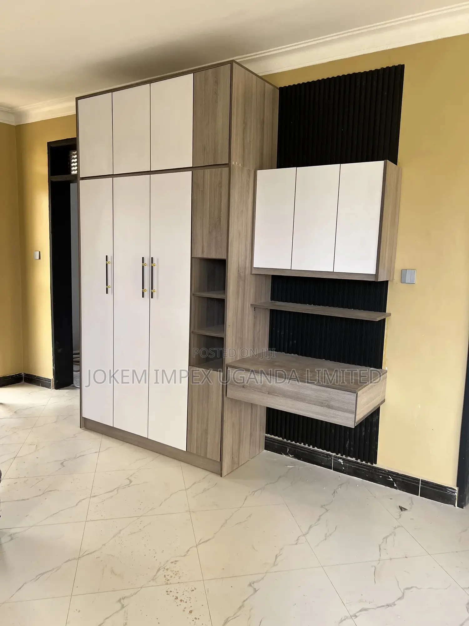 Smart and Well Decorated Wardrobe