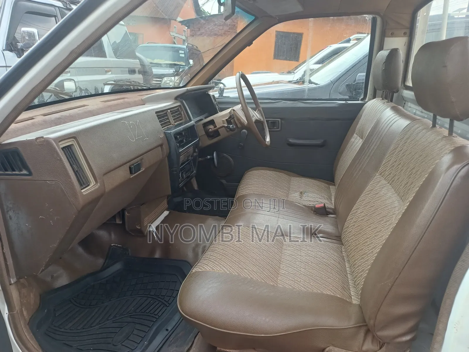 Nissan Pick-Up 1995 Off white