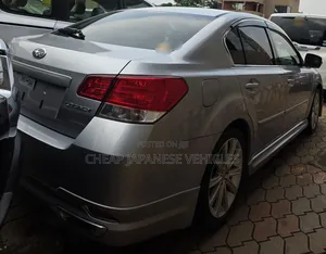 Subaru Legacy 2.5i Premium 2013 Silver