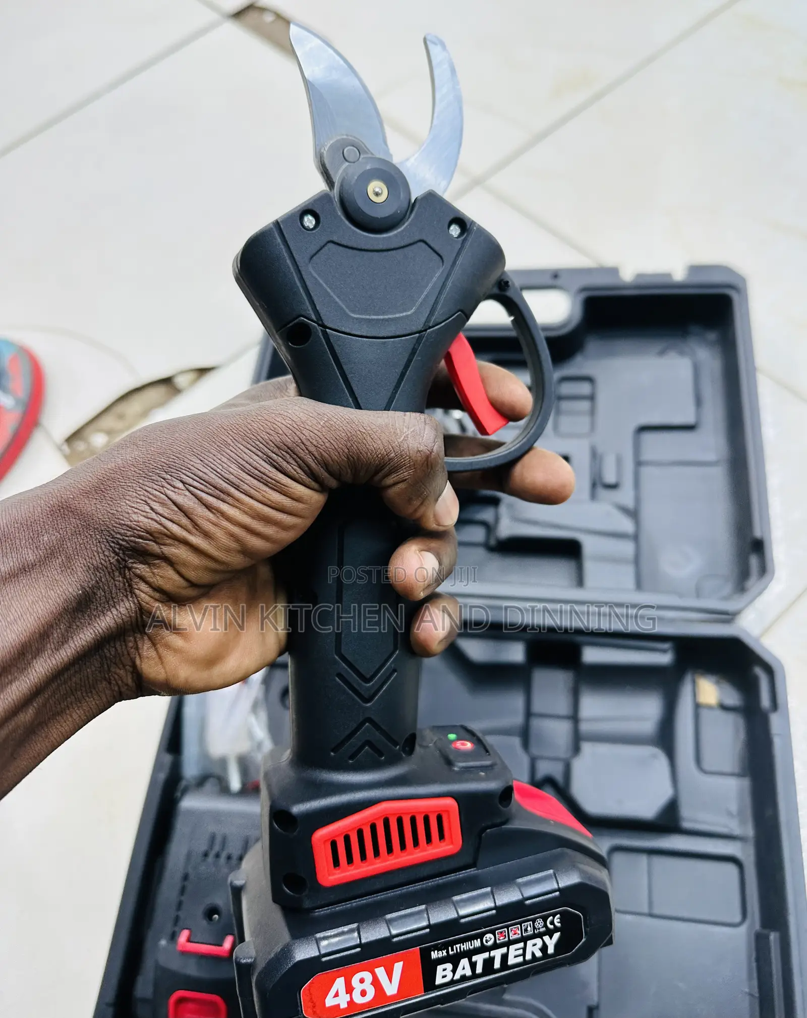 Electric Pruning Shear With Two Batteries