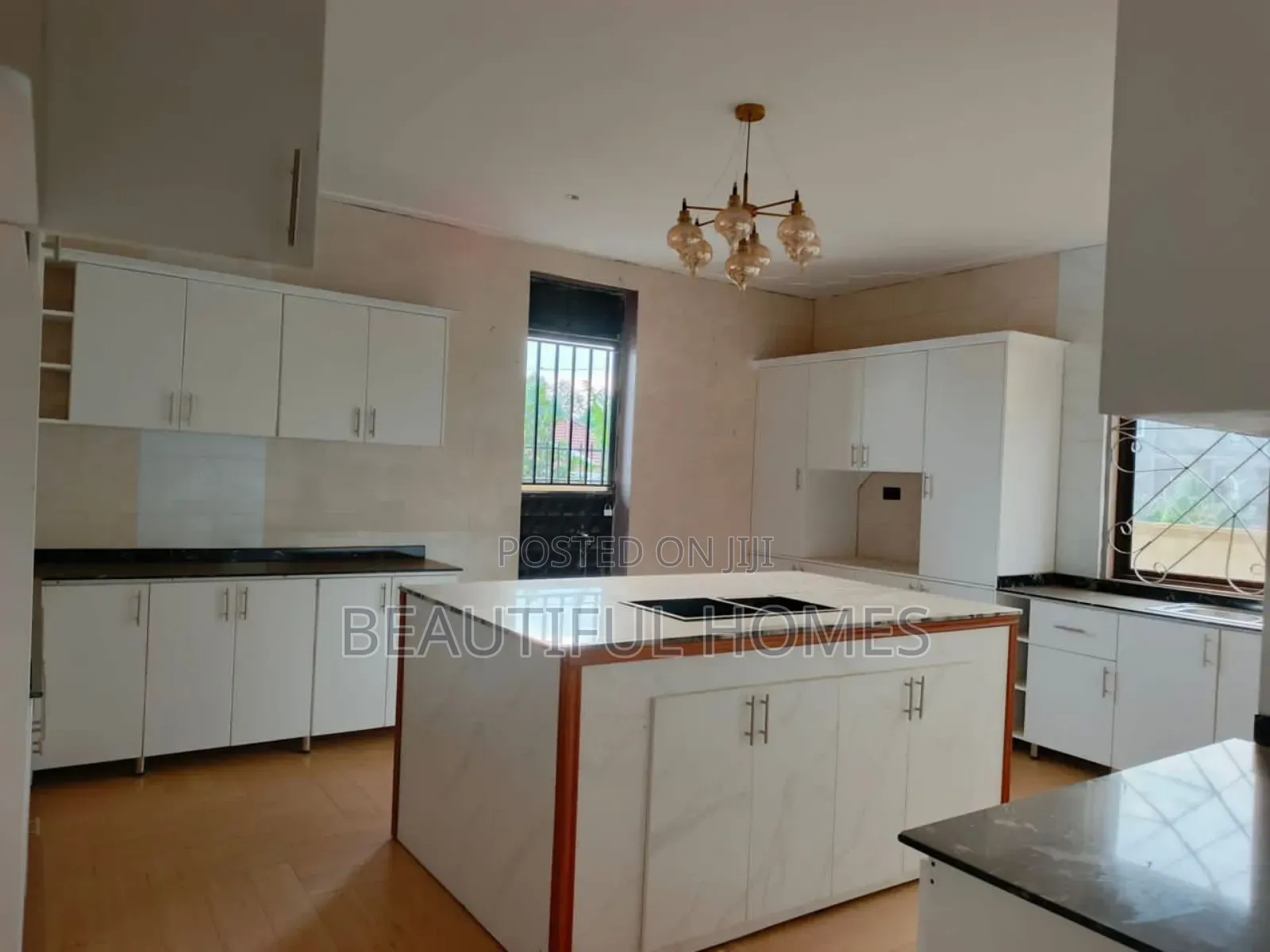 Furnished 6bdrm Mansion in Kira for sale