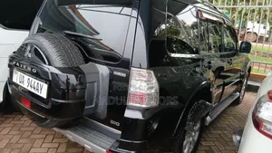 Mitsubishi Pajero 3.2 Di-Dc GLS 2010 Black