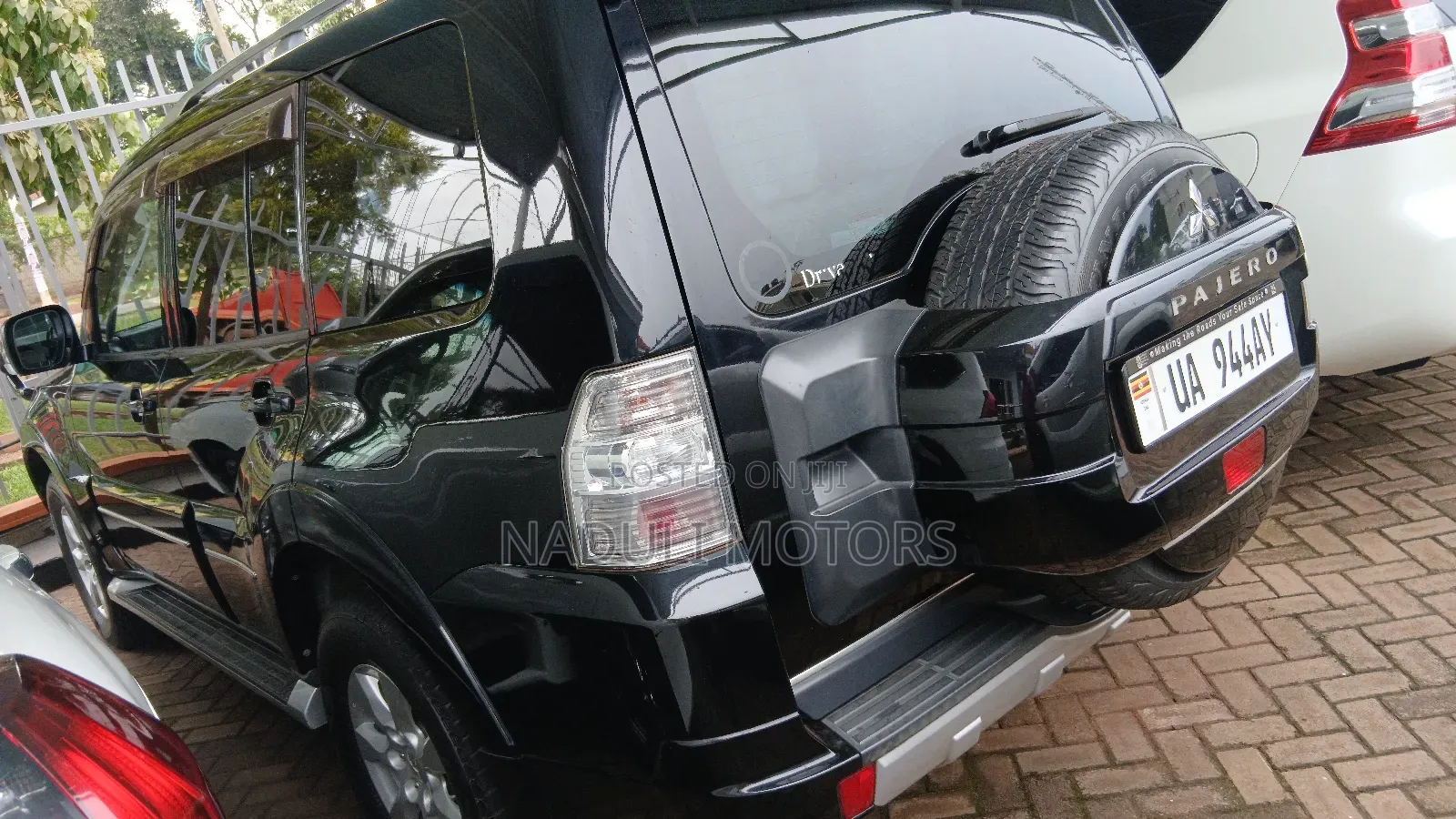Mitsubishi Pajero 3.2 Di-Dc GLS 2010 Black