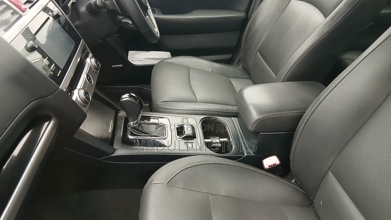 Subaru Legacy 2017 Gold
