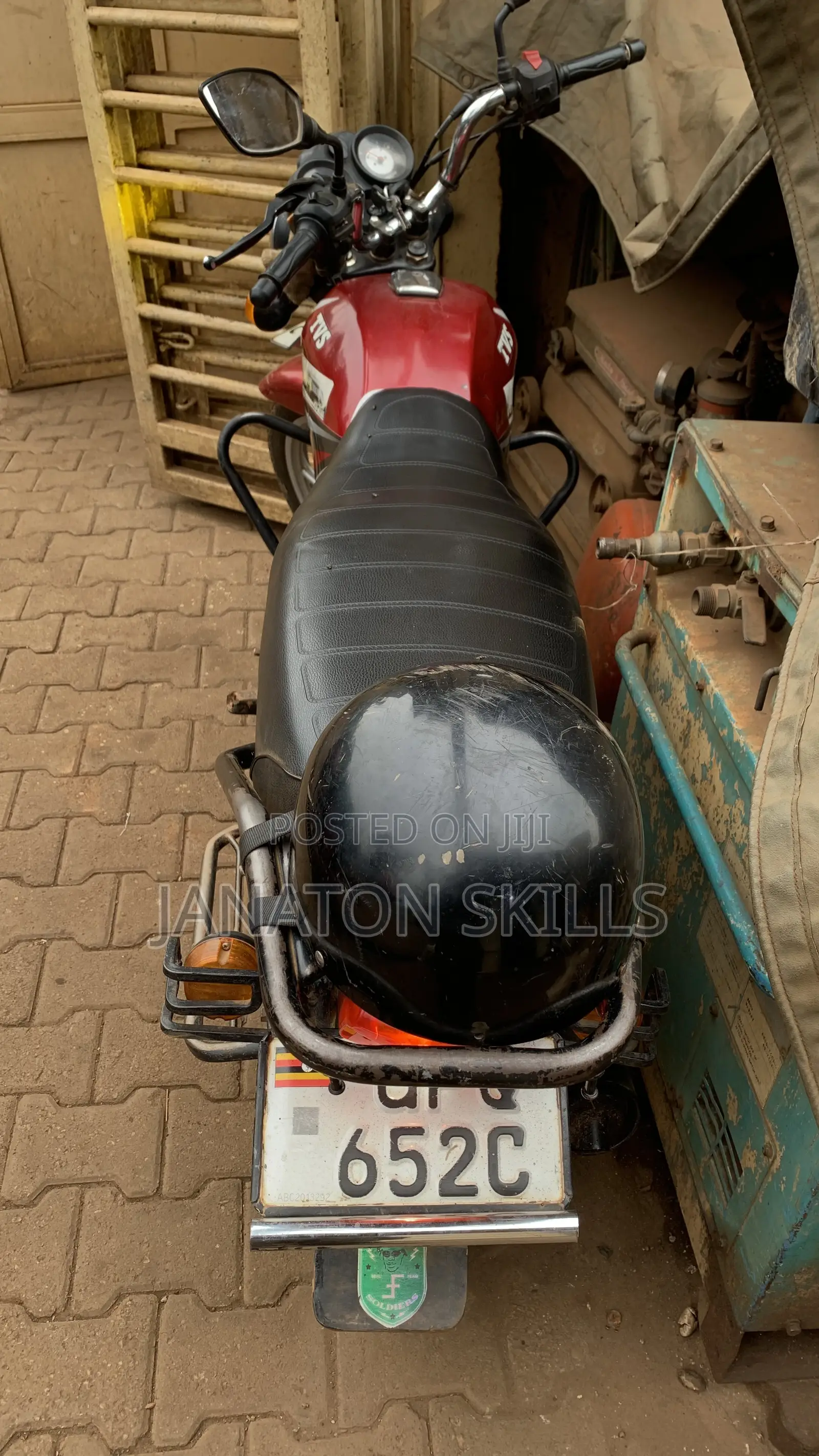 TVS HLX 125 2022 Red