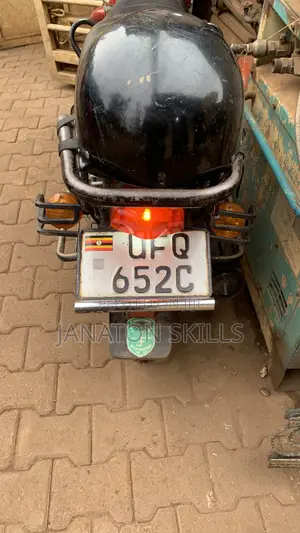 TVS HLX 125 2022 Red