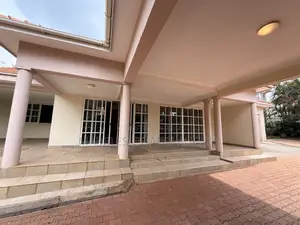 5bdrm Bungalow in Bugolobi, Central Division for rent