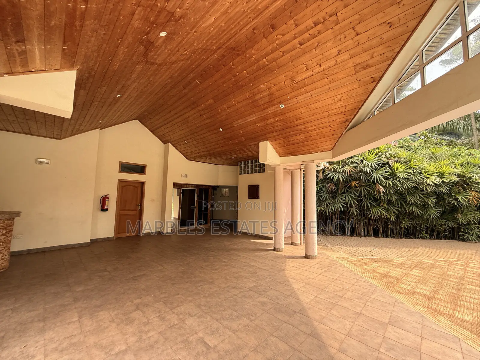 5bdrm Bungalow in Bugolobi, Central Division for rent