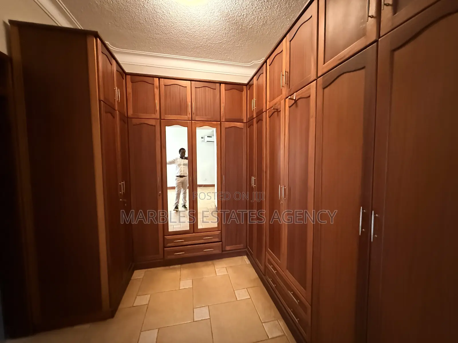 5bdrm Bungalow in Bugolobi, Central Division for rent