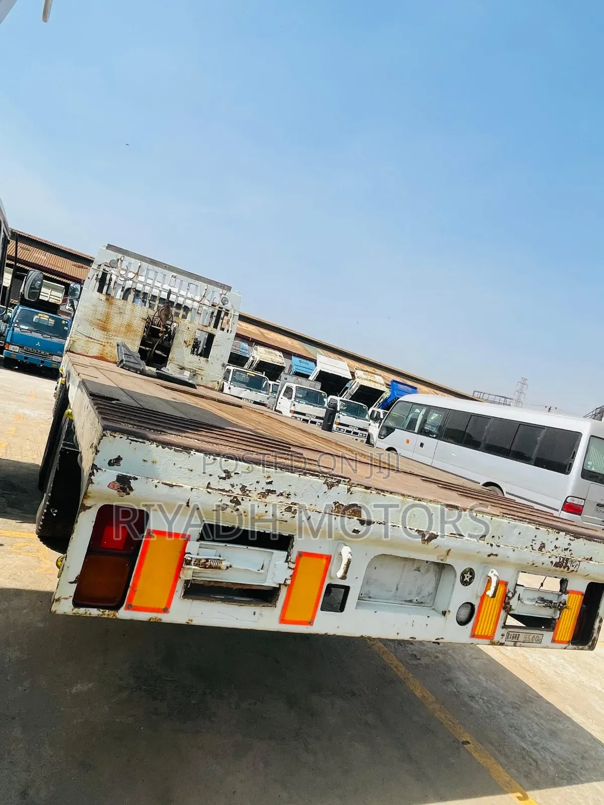 Isuzu Low Bed