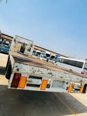 Isuzu Low Bed