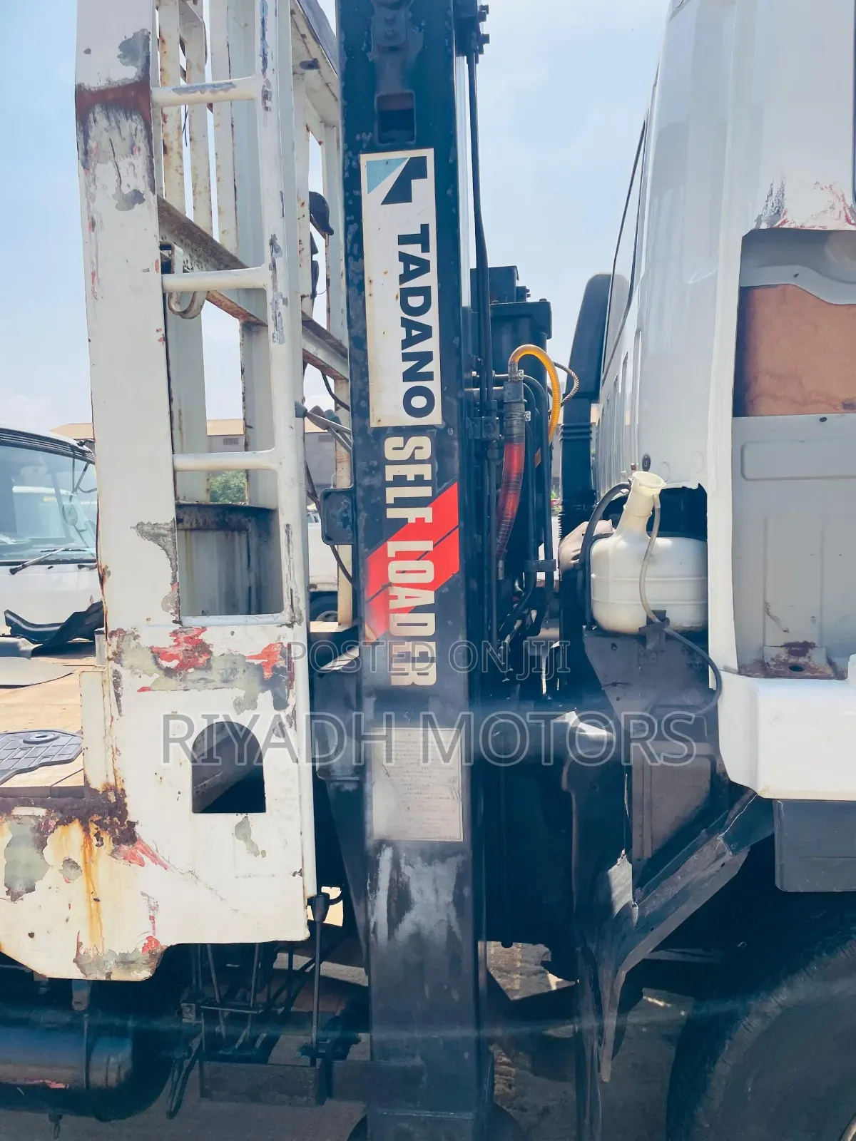 Isuzu Low Bed