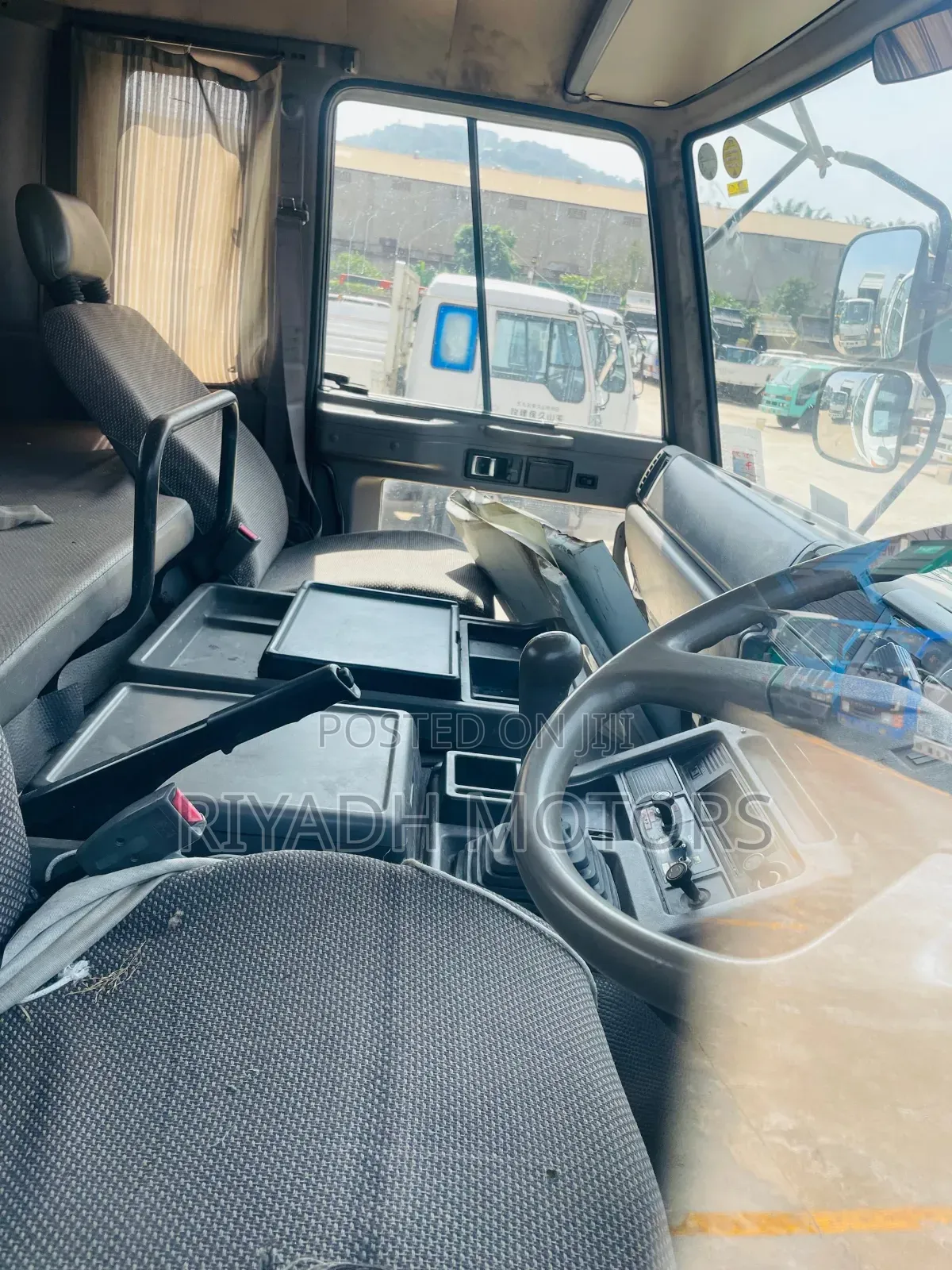 Isuzu Low Bed