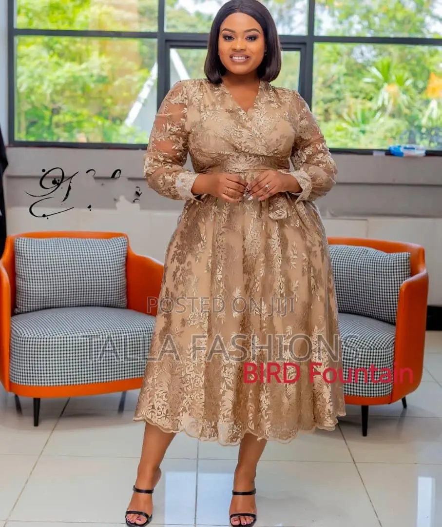 Ladies Elegant Free Dress Suitable for Work Church