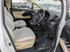 Toyota Alphard 2.5 Petrol AWD 2018 Pearl
