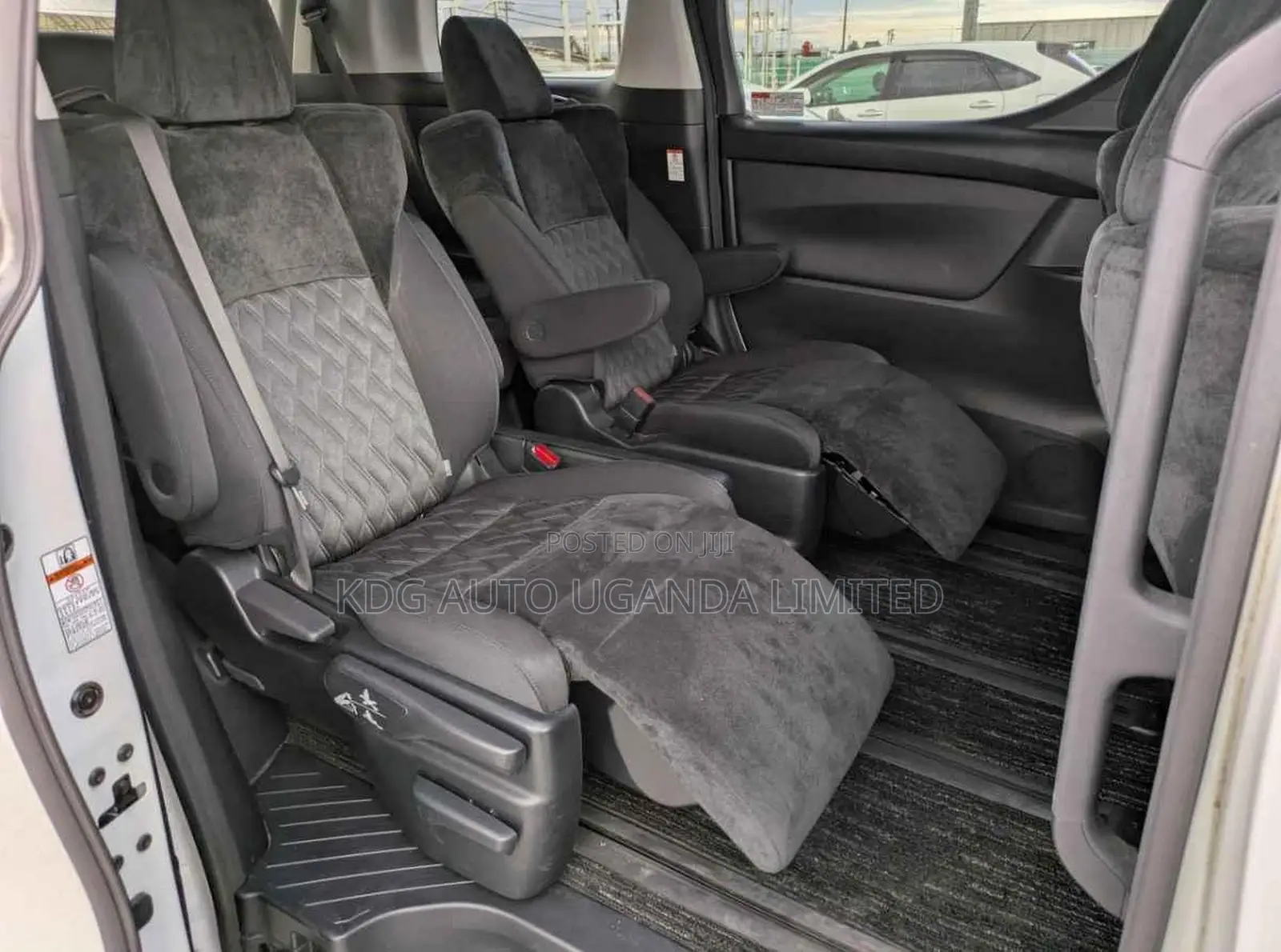 Toyota Alphard 2.5 Petrol FWD 2020 Pearl