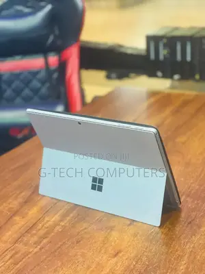 New Laptop Microsoft Surface 8GB Intel Core I5 SSD 256GB