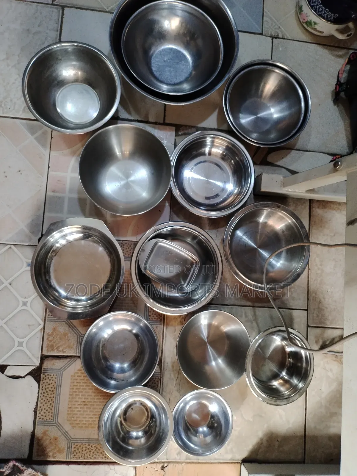 Set of 20 Kitchen Dishes