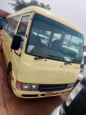 Mitsubishi Fuso Rosa 2015 Yellow