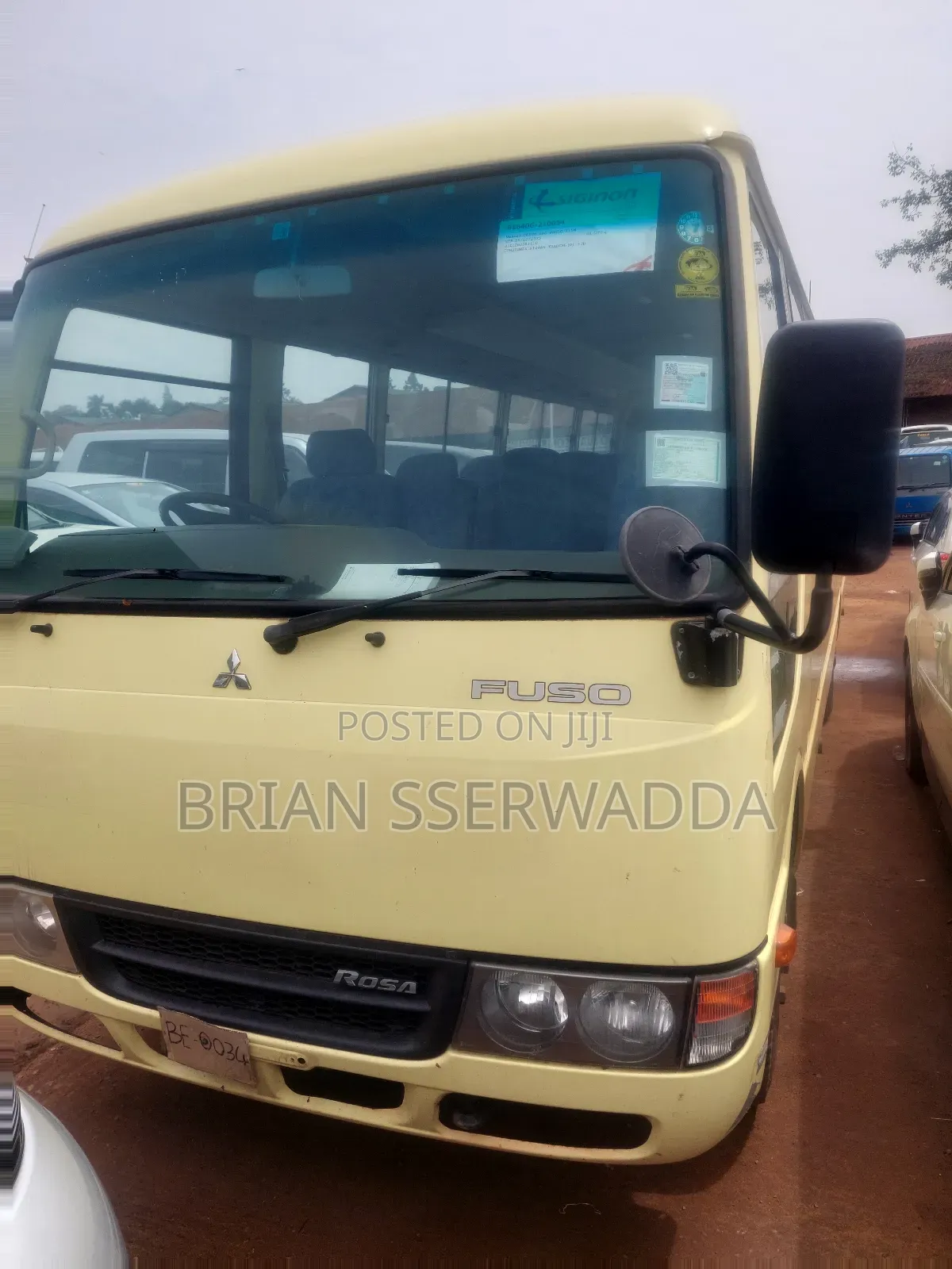 Mitsubishi Fuso Rosa 2015 Yellow