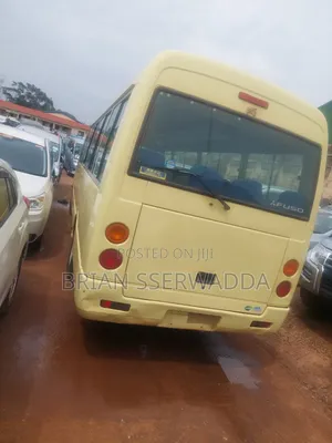 Mitsubishi Fuso Rosa 2015 Yellow