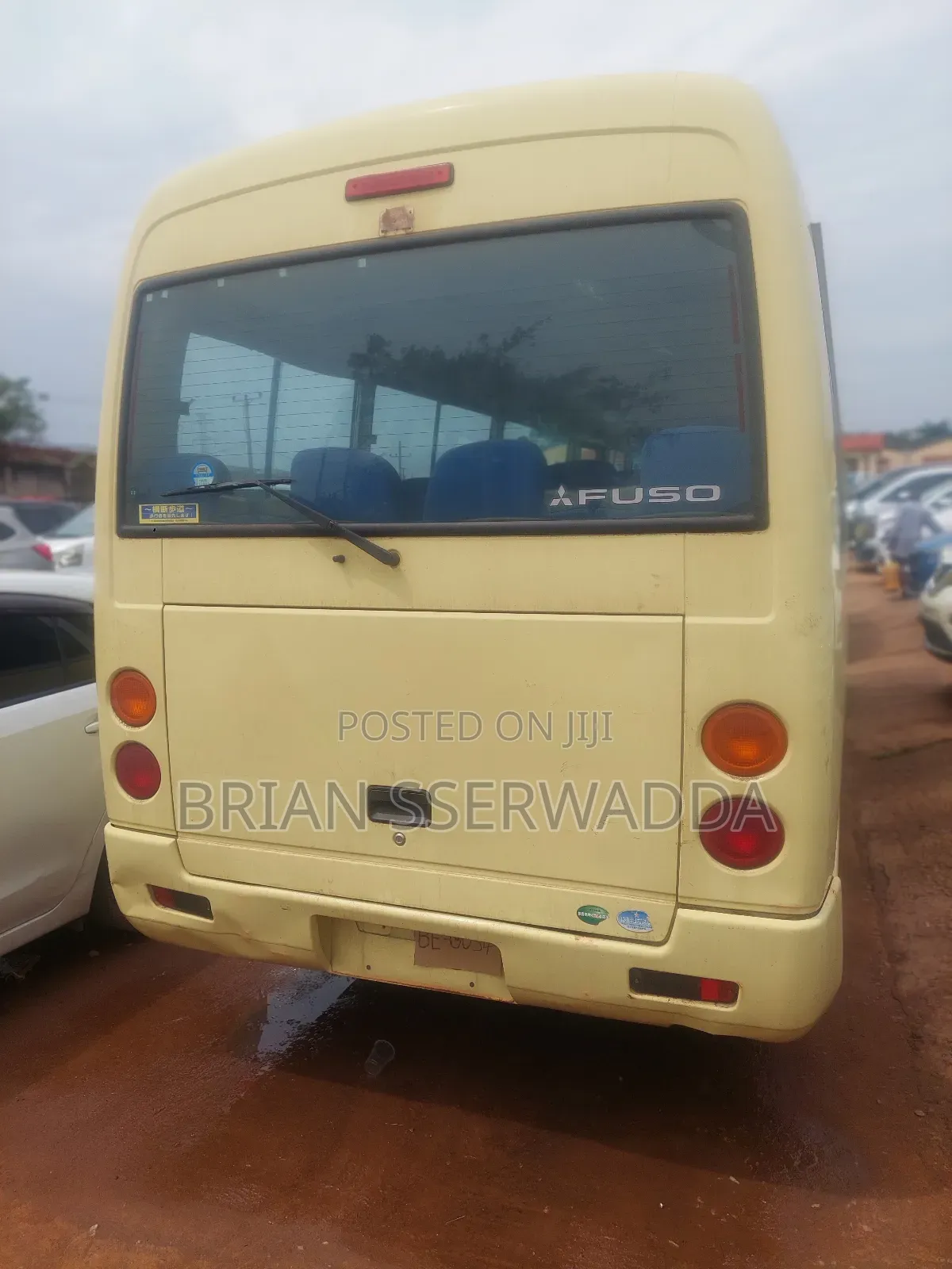 Mitsubishi Fuso Rosa 2015 Yellow