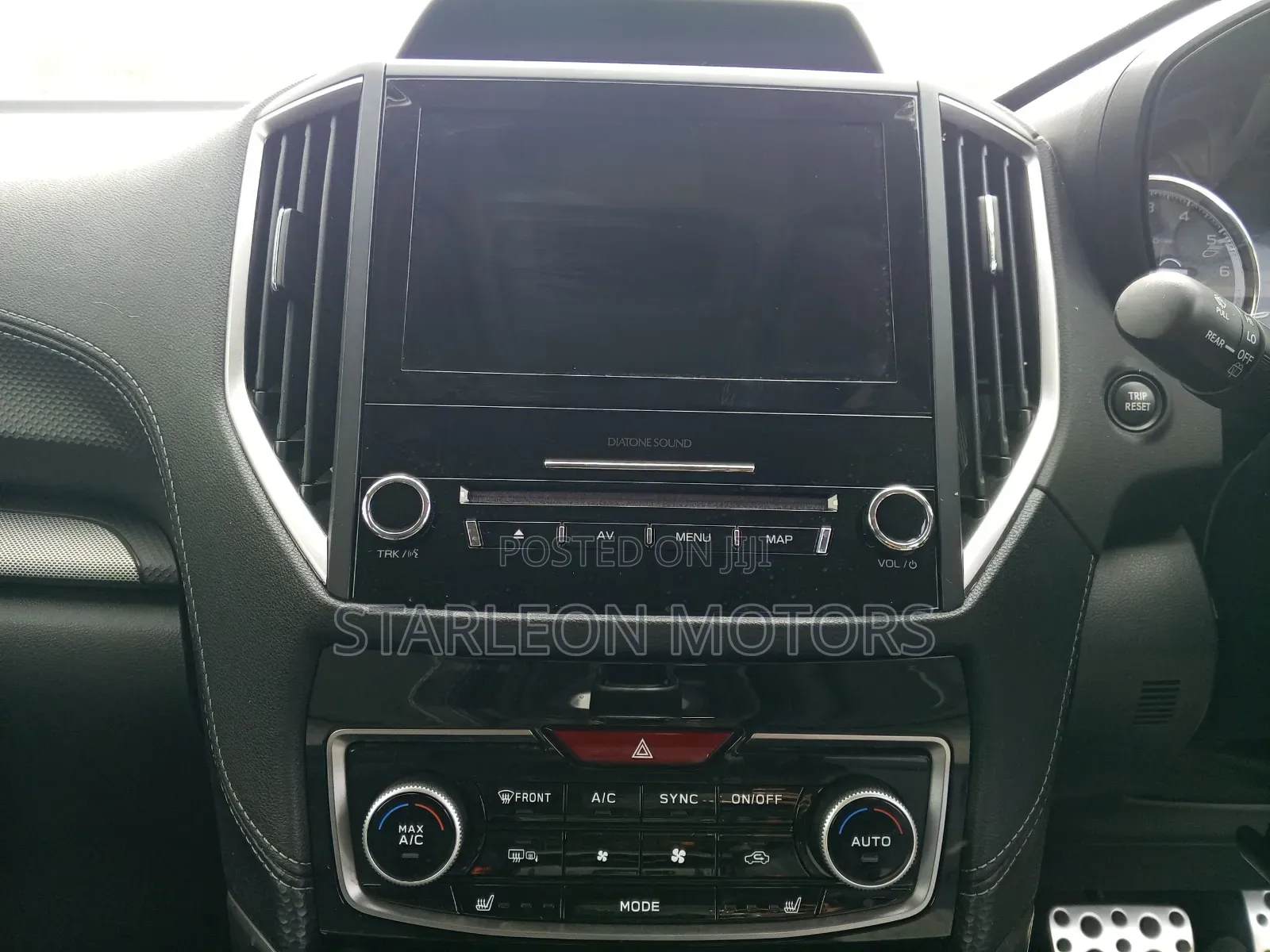 Subaru Forester Premium AWD 2020 White