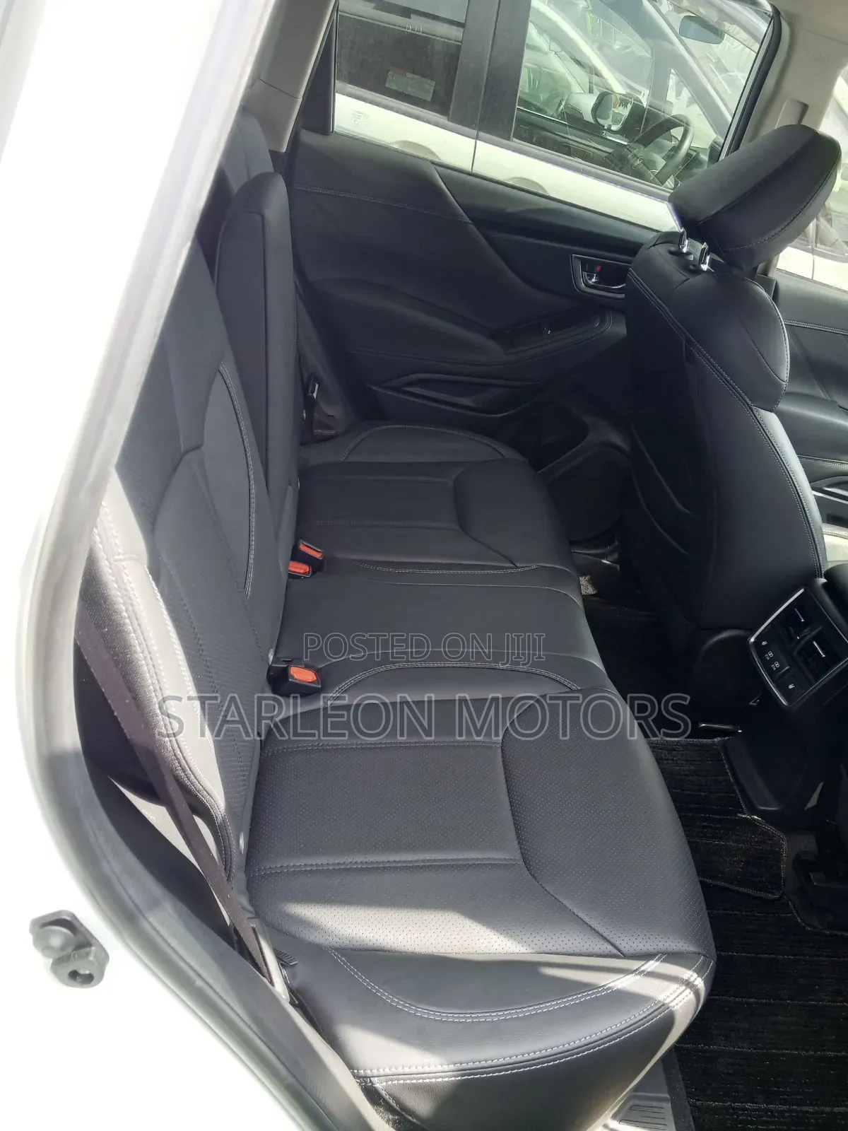 Subaru Forester Premium AWD 2020 White