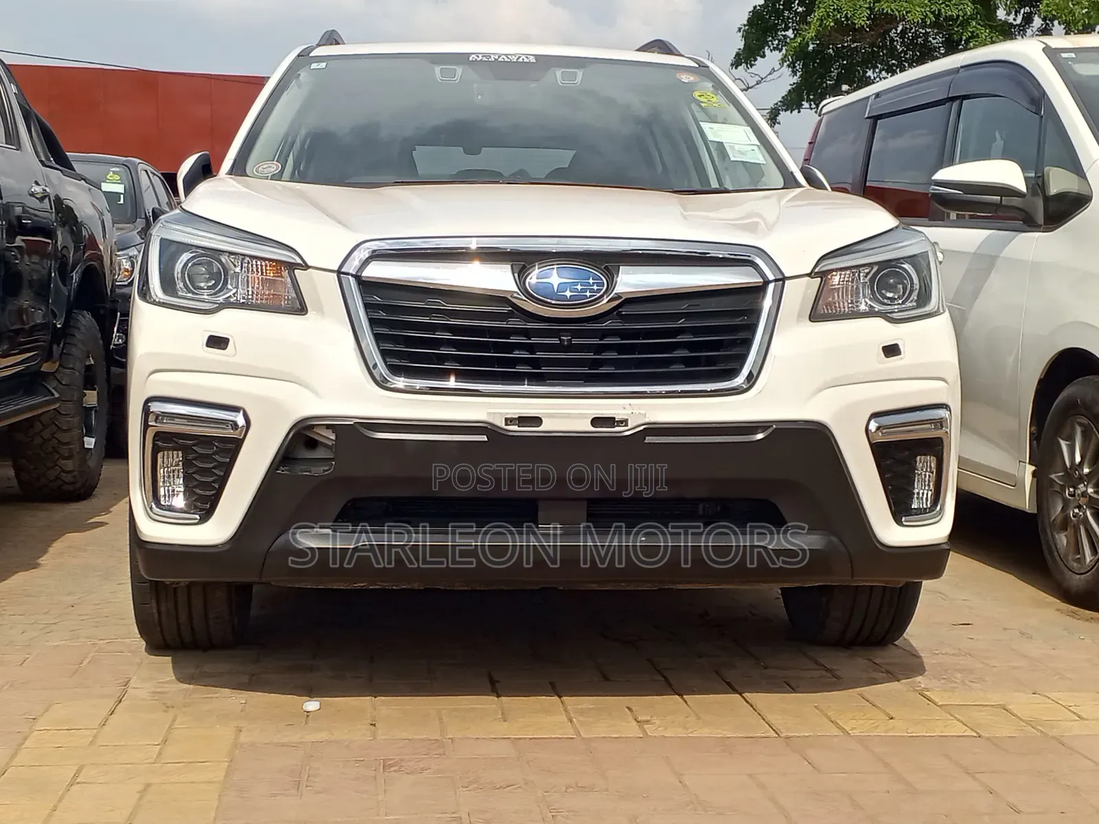 Subaru Forester Premium AWD 2020 White