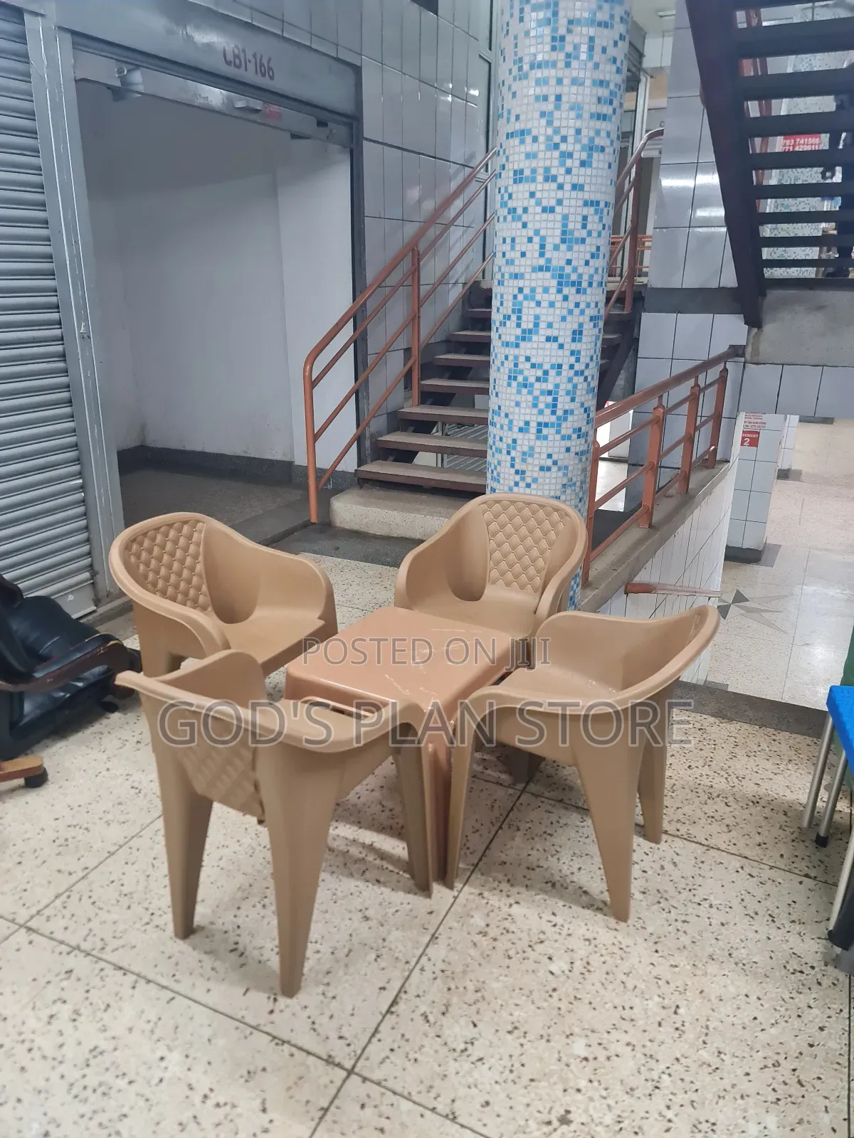 Club Indoor Outdoor Plastic Table and Chairs Plastic Table and Chairs