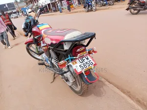 TVS HLX 125 2021 Red