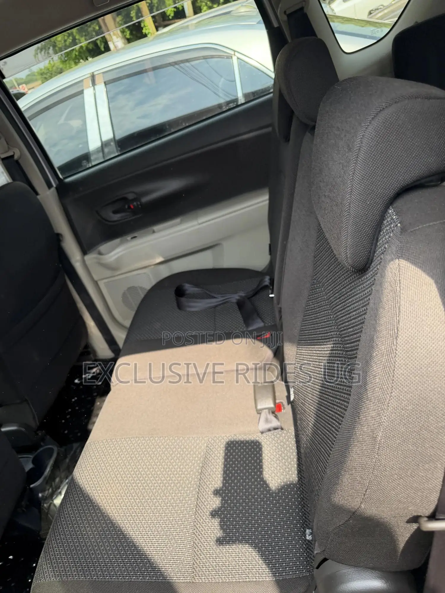 Toyota Passo Sette 1.5 AWD 2011 Silver