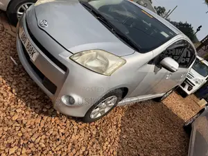 Toyota Passo Sette 1.5 AWD 2011 Silver