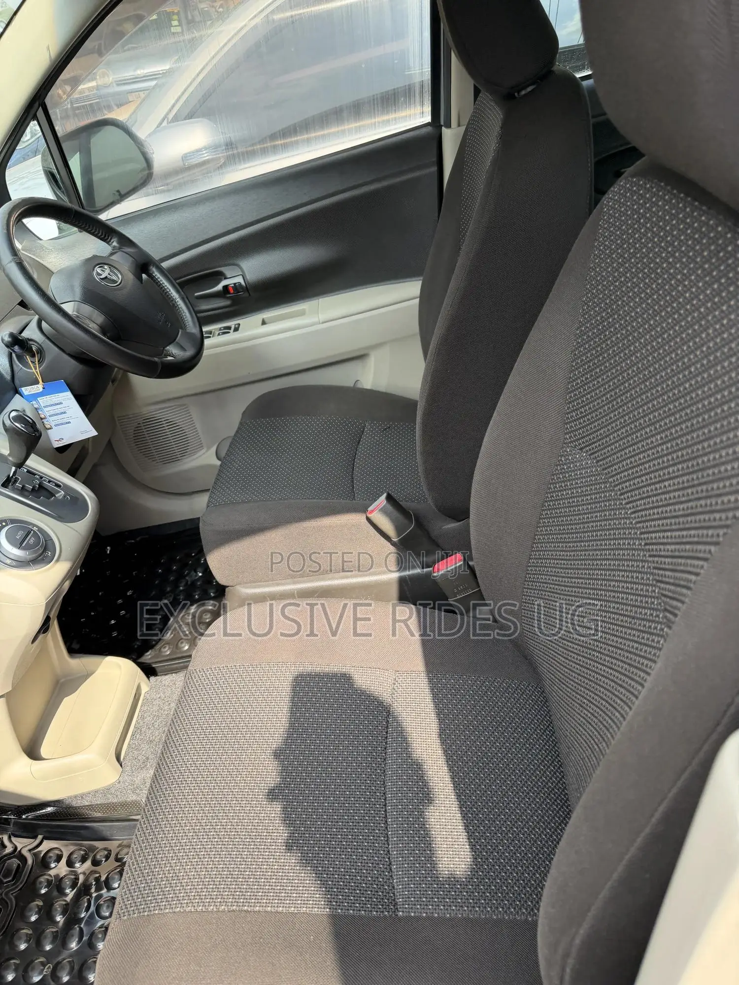 Toyota Passo Sette 1.5 AWD 2011 Silver