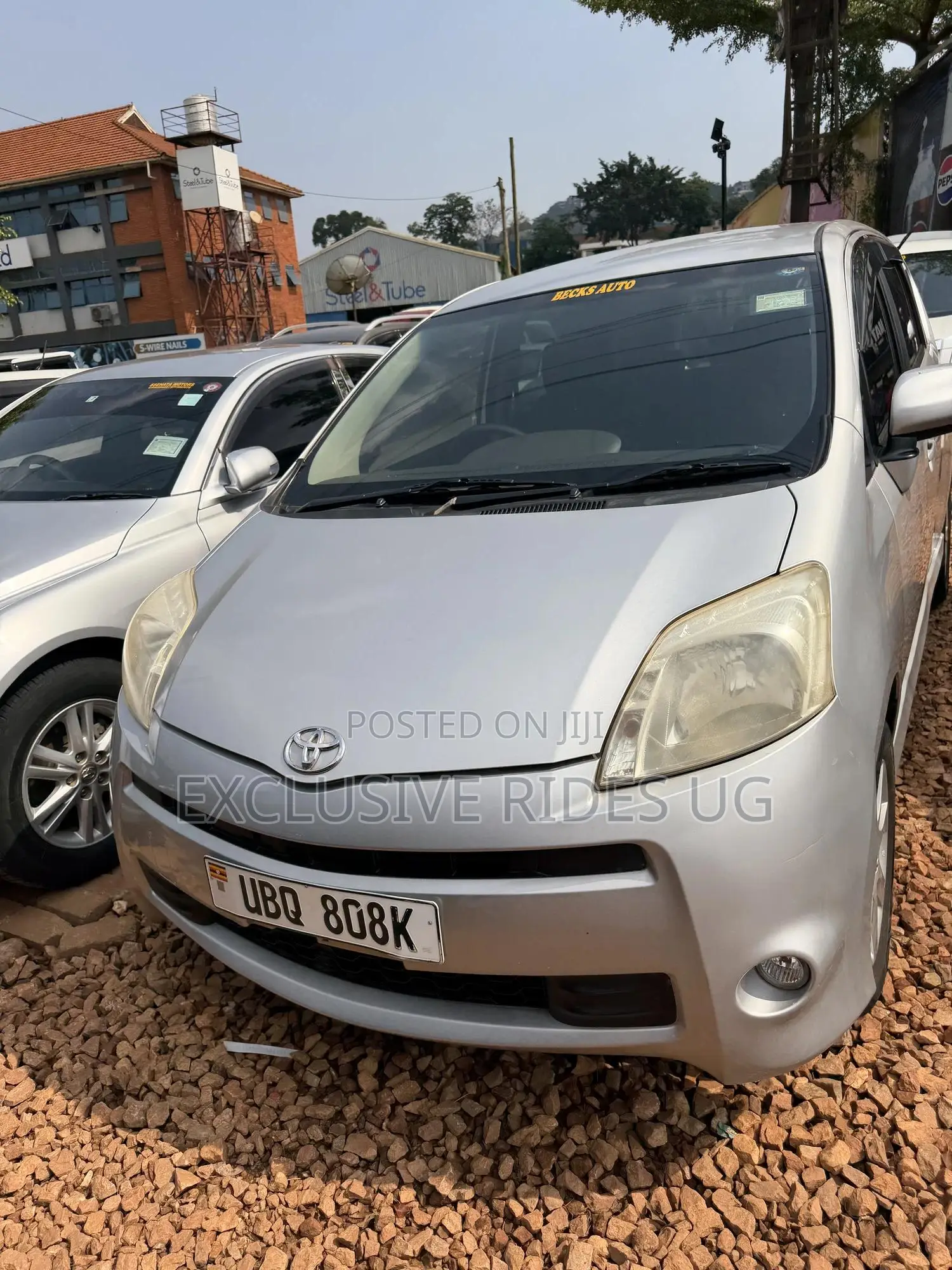 Toyota Passo Sette 1.5 AWD 2011 Silver