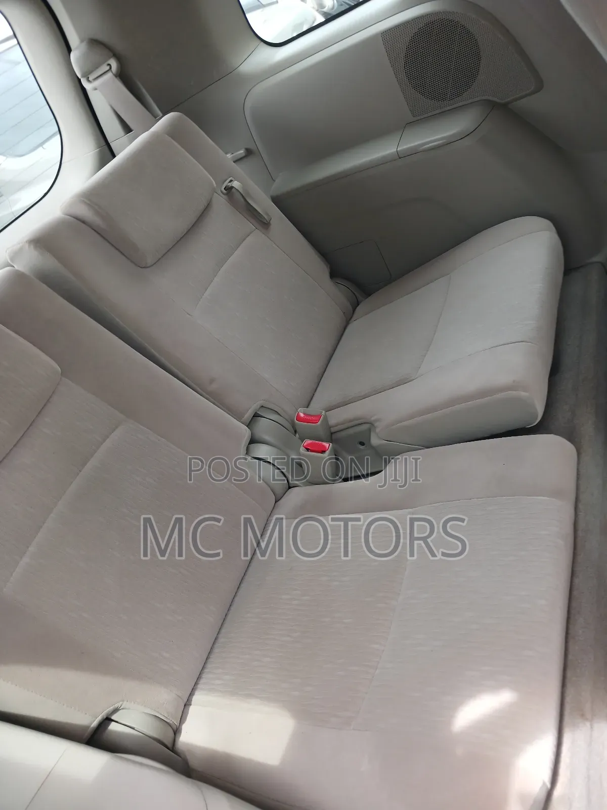 Toyota ISIS 1.8 G 2WD 2011 Silver