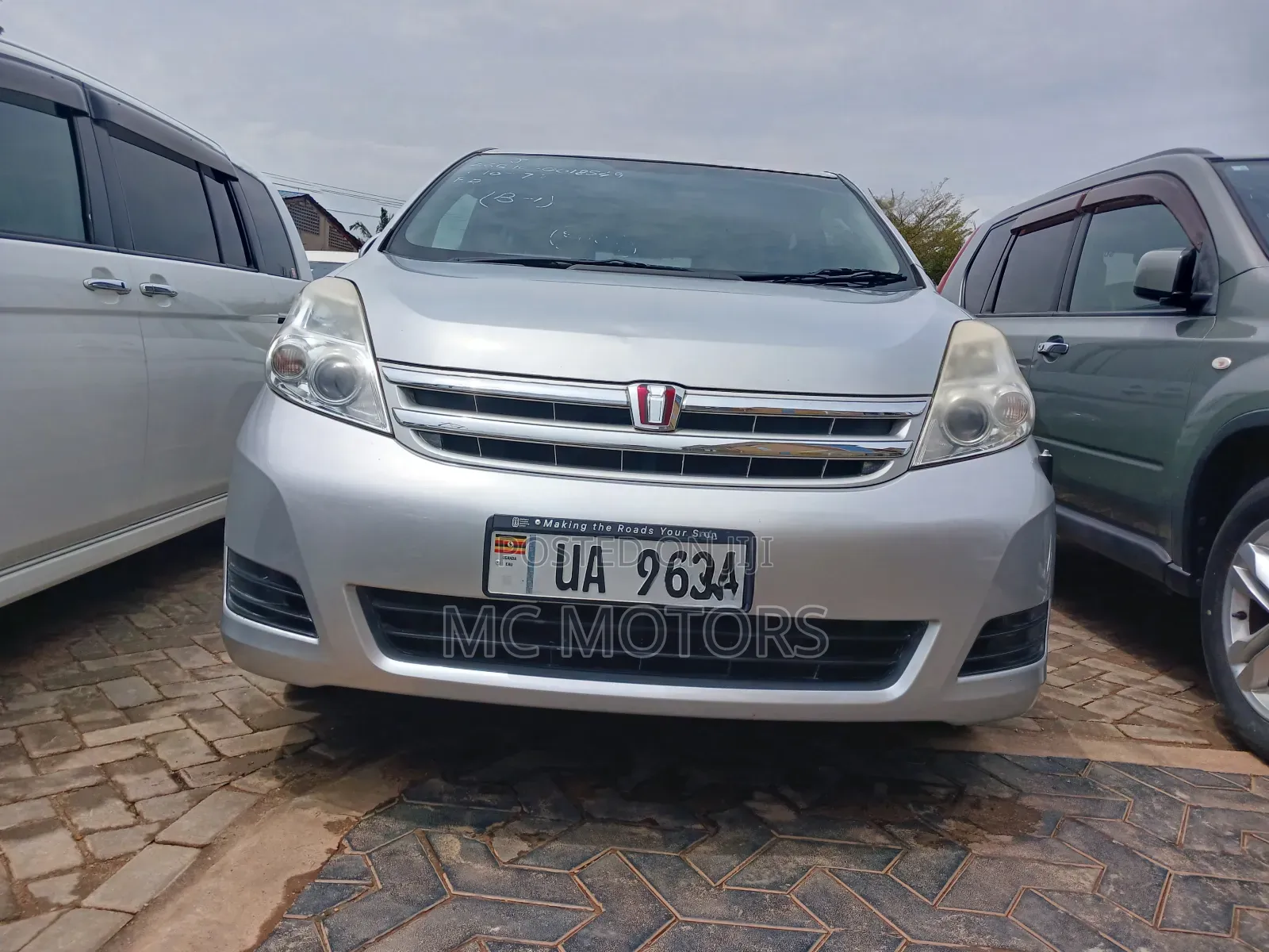 Toyota ISIS 1.8 G 2WD 2011 Silver